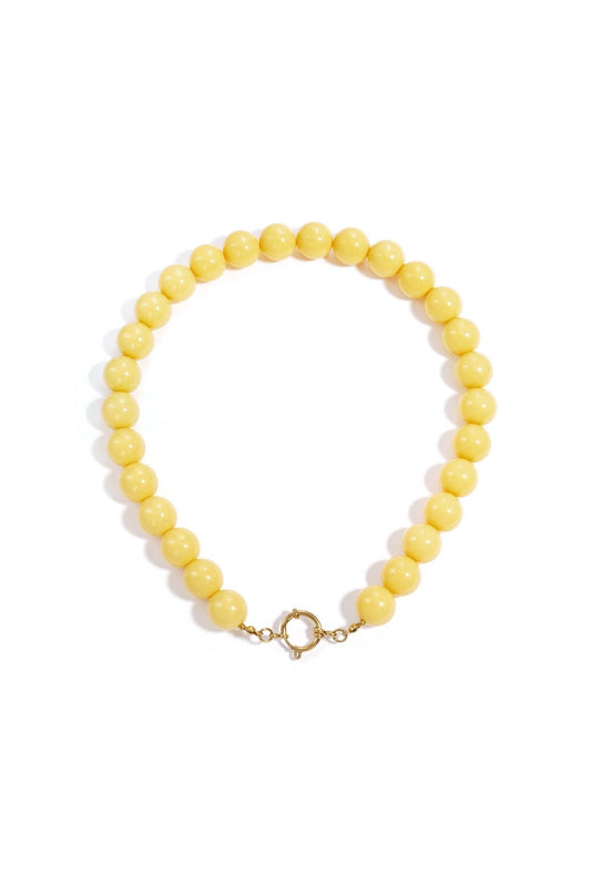 Ketting met grote kralen en frontsluiting